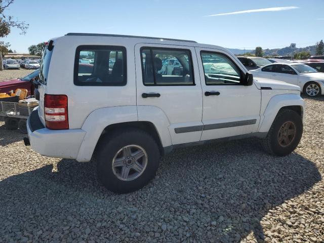 1C4PJMAK7CW120043 - 2012 JEEP LIBERTY SPORT WHITE photo 3