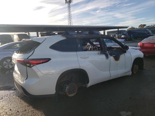 5TDHZRBH9MS527313 - 2021 TOYOTA HIGHLANDER XLE WHITE photo 3