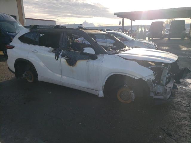 5TDHZRBH9MS527313 - 2021 TOYOTA HIGHLANDER XLE WHITE photo 4