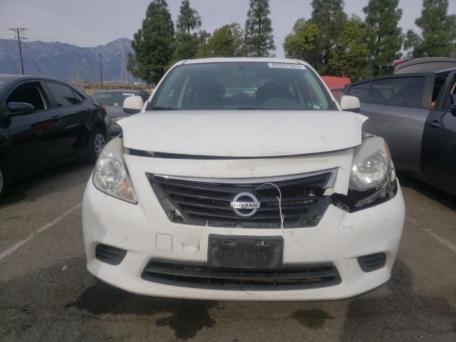 3N1CN7AP5CL917061 - 2012 NISSAN VERSA S WHITE photo 5