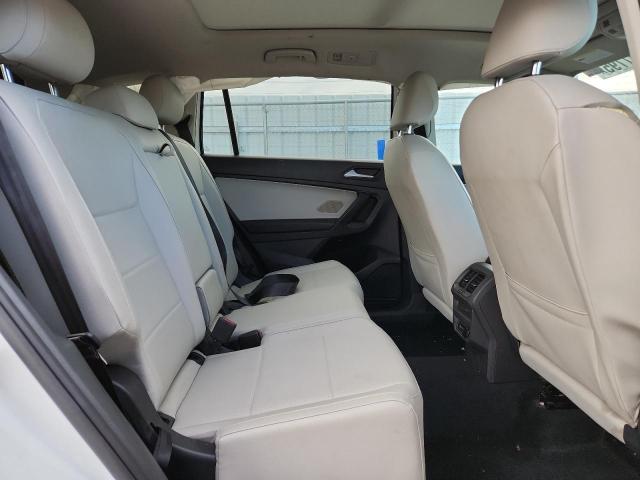 3VV2B7AX5MM069715 - 2021 VOLKSWAGEN TIGUAN SE Blanc photo 11