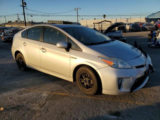 JTDKN3DU7F0445031 - 2015 TOYOTA PRIUS SILVER photo 4