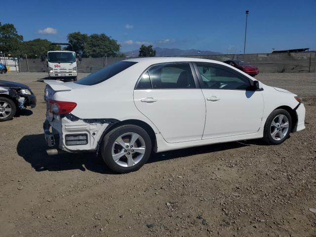 5YFBU4EE5DP170973 - 2013 TOYOTA COROLLA BASE Білий фото 3