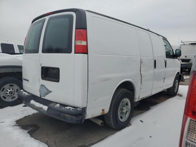 1GCFG15X471248077 - 2007 CHEVROLET EXPRESS G1 WHITE photo 3