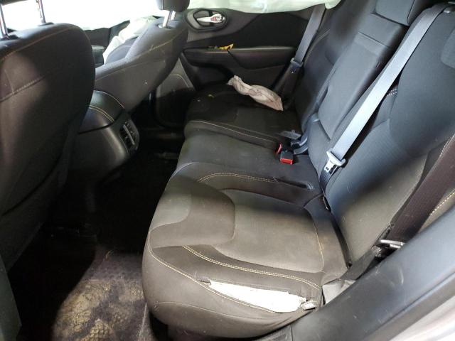 1C4PJMCS0GW197338 - 2016 JEEP CHEROKEE LATITUDE 银色 照片 11