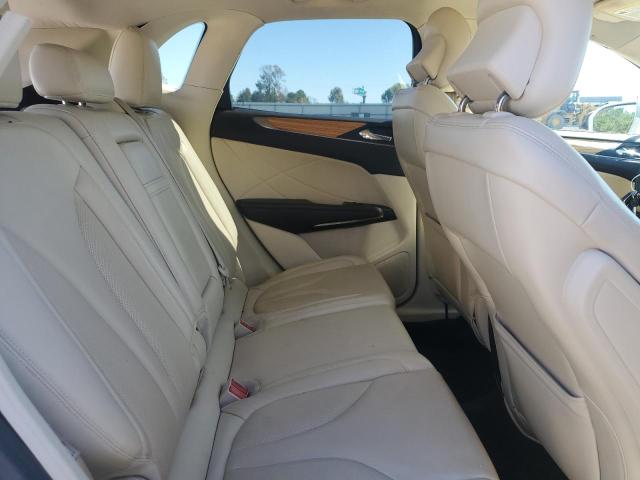 5LMTJ2AH1FUJ33080 - 2015 LINCOLN MKC Weiß Foto 11
