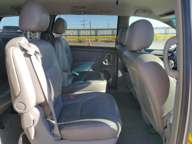 5TDBA23C94S015817 - 2004 TOYOTA SIENNA LE SILVER photo 11