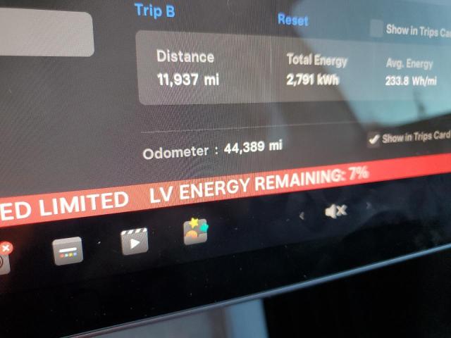 7SAYGDEE5PF684178 - 2023 TESLA MODEL Y Белый фото 9