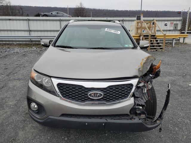 5XYKT3A66DG397475 - 2013 KIA SORENTO LX GRAY photo 5