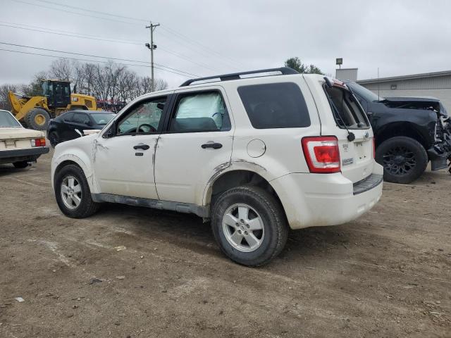 1FMCU9D78CKA34284 - 2012 FORD ESCAPE XLT WHITE photo 2