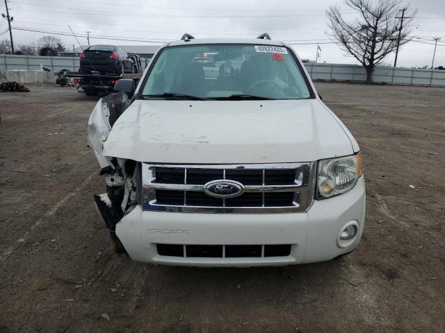 1FMCU9D78CKA34284 - 2012 FORD ESCAPE XLT WHITE photo 5