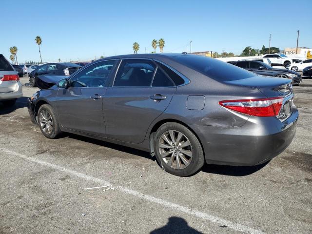 4T4BF1FK8FR461519 - 2015 TOYOTA CAMRY LE 灰色 照片 2