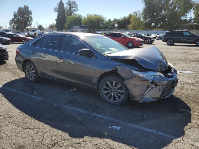 4T4BF1FK8FR461519 - 2015 TOYOTA CAMRY LE 灰色 照片 4