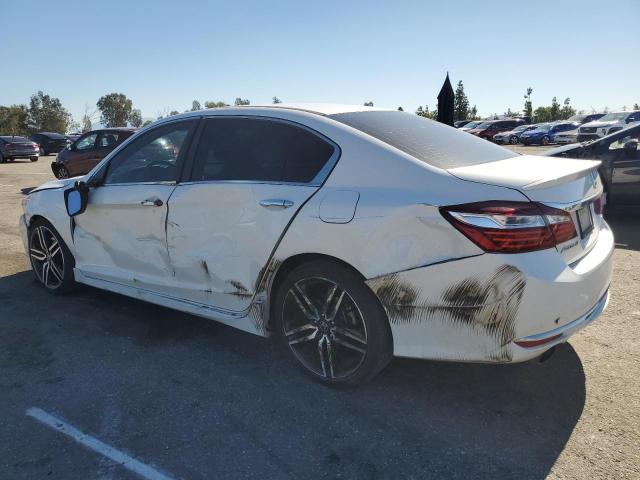 1HGCR2F5XHA096261 - 2017 HONDA ACCORD SPORT Белый фото 2