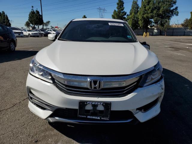 1HGCR2F5XHA096261 - 2017 HONDA ACCORD SPORT Белый фото 5
