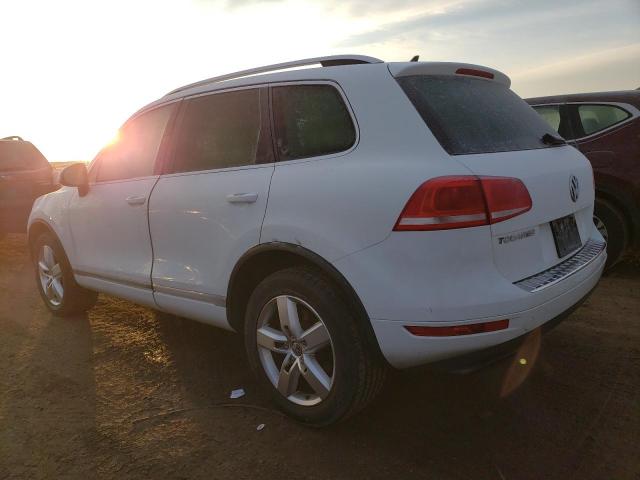 WVGEF9BP8DD001653 - 2013 VOLKSWAGEN TOUAREG V6 WHITE photo 2