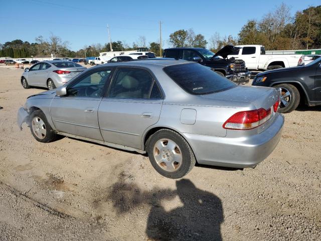 1HGCG16552A007462 - 2002 HONDA ACCORD EX SILVER photo 2