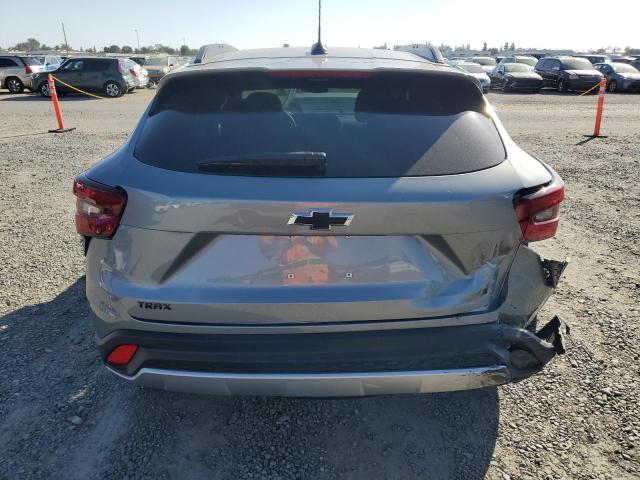 KL77LHEPXSC288439 - 2025 CHEVROLET TRAX 1LT ნაცრისფერი ფოტო 6