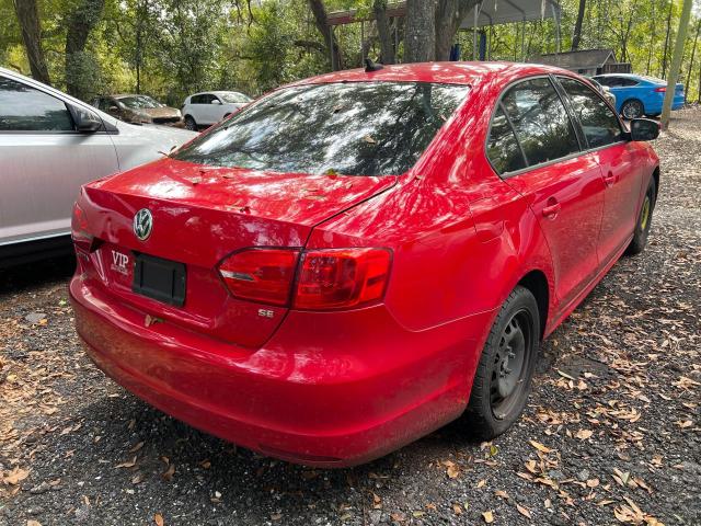 3VWD17AJXEM268473 - 2014 VOLKSWAGEN JETTA SE RED photo 4