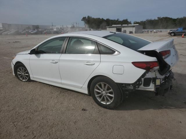 5NPE24AF3JH605144 - 2018 HYUNDAI SONATA SE WHITE photo 2