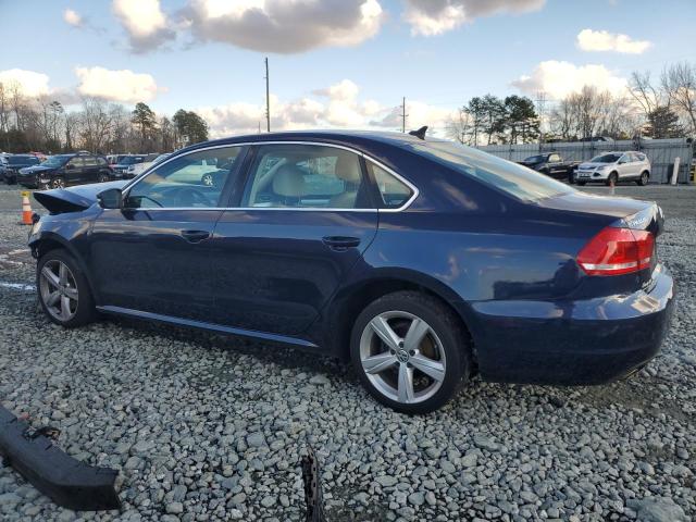 1VWBH7A3XDC079696 - 2013 VOLKSWAGEN PASSAT SE BLUE photo 2