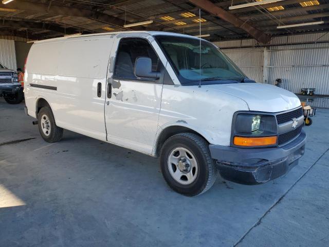 1GCFG15X761133925 - 2006 CHEVROLET EXPRESS G1 WHITE photo 4