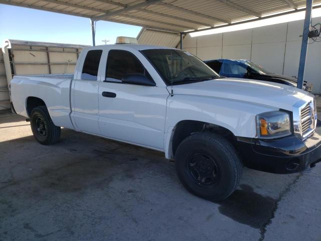 1D7HE22K55S203918 - 2005 DODGE DAKOTA ST WHITE photo 4