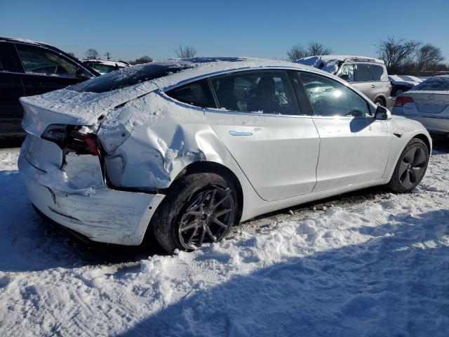 5YJ3E1EA2JF060614 - 2018 TESLA MODEL 3 WHITE photo 3