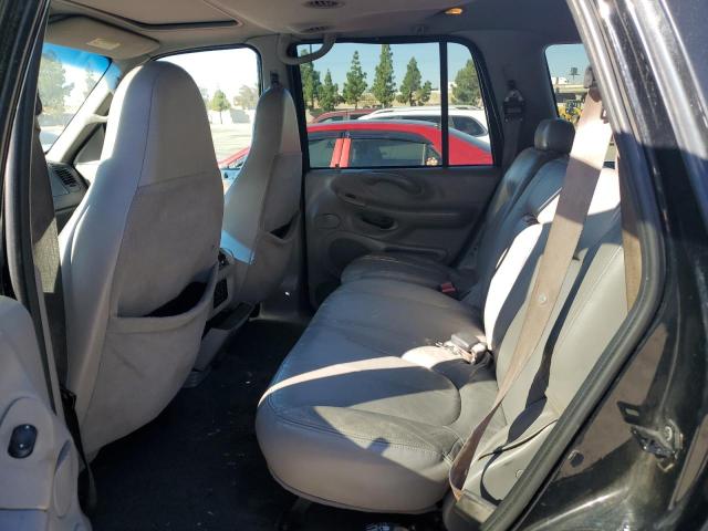 1FMRU1563YLC30913 - 2000 FORD EXPEDITION XLT შავი ფოტო 11