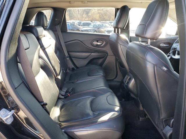 1C4PJMBS6GW360530 - 2016 JEEP CHEROKEE TRAILHAWK BLACK photo 11