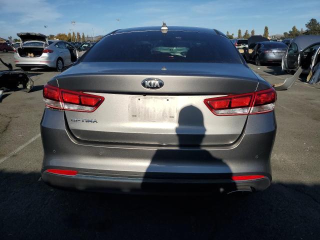 5XXGT4L3XJG269576 - 2018 KIA OPTIMA LX أسمر صورة 6