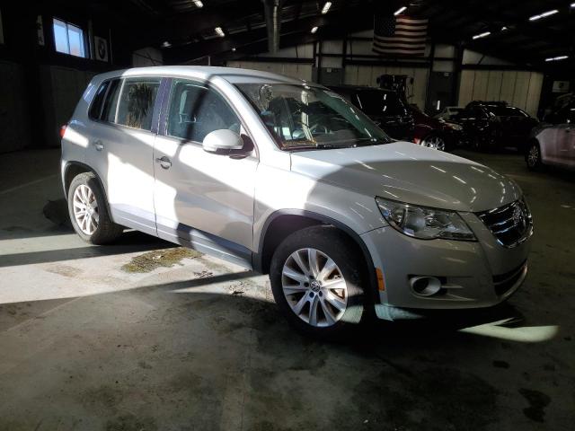 WVGBV7AX3BW505721 - 2011 VOLKSWAGEN TIGUAN S SILVER photo 4