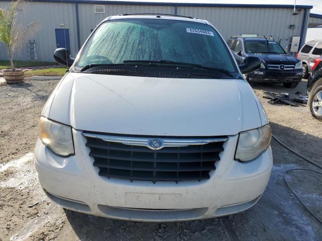 2A4GP54L17R263054 - 2007 CHRYSLER TOWN & COU TOURING WHITE photo 5