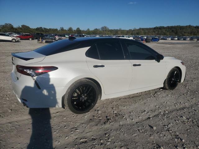 4T1K61BK6NU052742 - 2022 TOYOTA CAMRY XSE WHITE photo 3