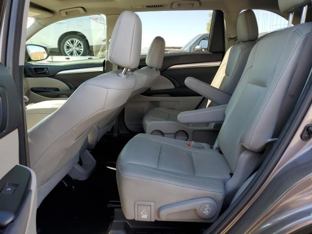 5TDKZRFH8HS230460 - 2017 TOYOTA HIGHLANDER SE GRAY photo 11