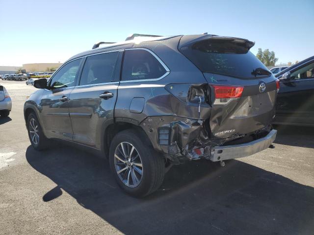 5TDKZRFH8HS230460 - 2017 TOYOTA HIGHLANDER SE GRAY photo 2
