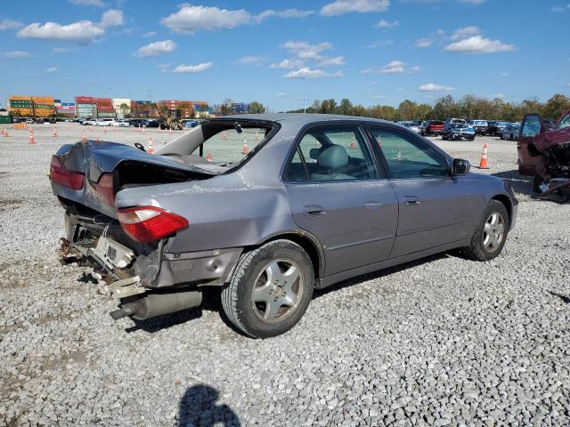 1HGCG1657YA063928 - 2000 HONDA ACCORD EX SILVER photo 3