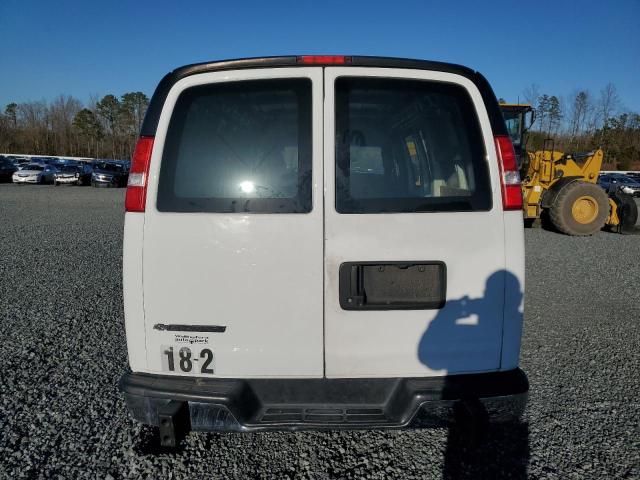 1GCWGAFG5J1906964 - 2018 CHEVROLET EXPRESS G2 WHITE photo 6