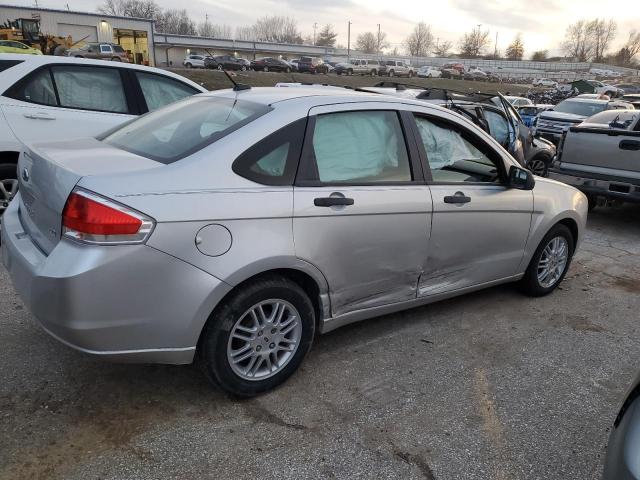 1FAHP3FNXAW216865 - 2010 FORD FOCUS SE SILVER photo 3