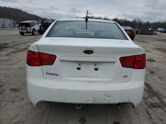 KNAFU4A22A5187328 - 2010 KIA FORTE EX WHITE photo 6