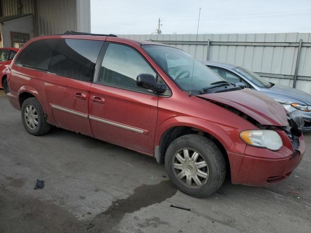 2C8GP54L55R535381 - 2005 CHRYSLER TOWN & COU TOURING MAROON photo 4