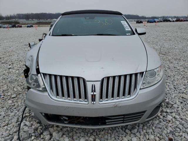 1LNHM94R59G621707 - 2009 LINCOLN MKS SILVER photo 5