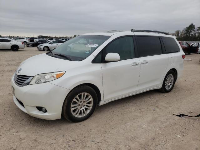 5TDYK3DC2GS718224 - 2016 TOYOTA SIENNA XLE WHITE photo 1