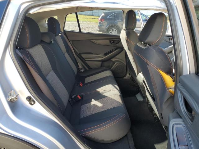 JF2GTABC1JH317325 - 2018 SUBARU CROSSTREK PREMIUM Արծաթագույն լուսանկար 10