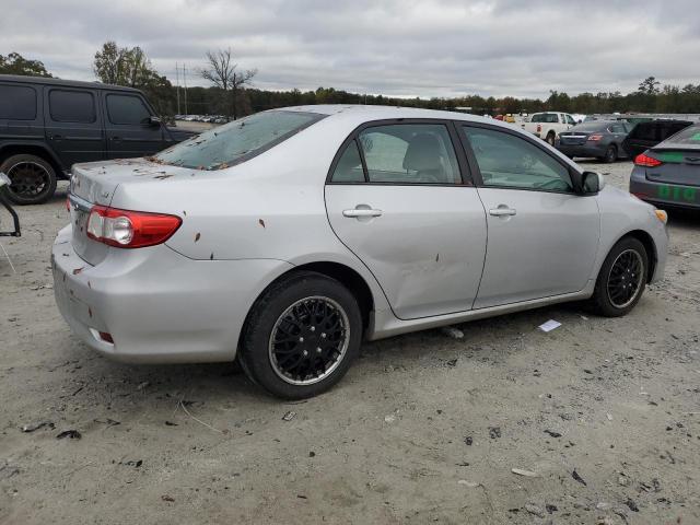 2T1BU4EE8CC902270 - 2012 TOYOTA COROLLA BASE فضي صورة 3