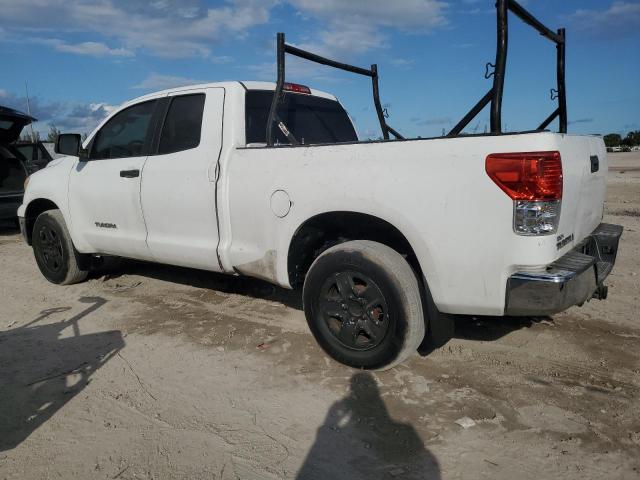 5TFRM5F12BX025159 - 2011 TOYOTA TUNDRA DOUBLE CAB SR5 WHITE photo 2