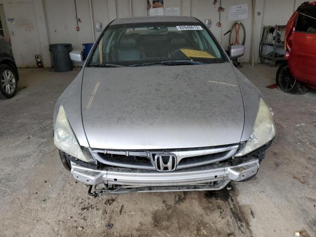 1HGCM66586A013820 - 2006 HONDA ACCORD EX SILVER photo 5