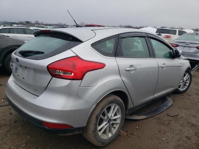 1FADP3K2XJL300549 - 2018 FORD FOCUS SE SILVER photo 3