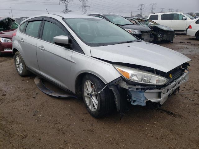 1FADP3K2XJL300549 - 2018 FORD FOCUS SE SILVER photo 4