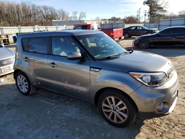 KNDJP3A58K7689601 - 2019 KIA SOUL + GRAY photo 4